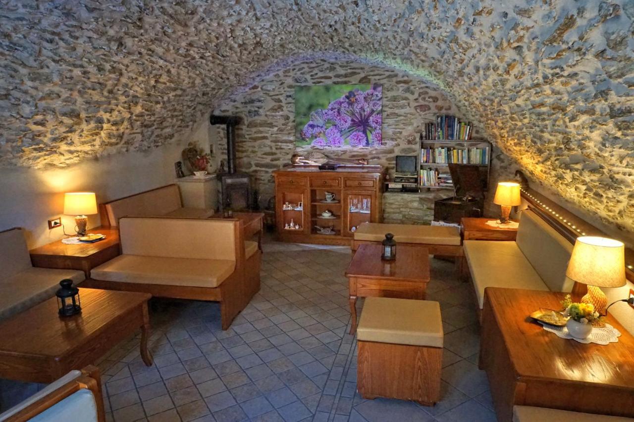 Pensione Albergo Diffuso Ceaglio Valle Maira Marmora Extérieur photo