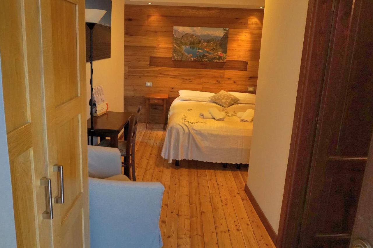 Pensione Albergo Diffuso Ceaglio Valle Maira Marmora Extérieur photo